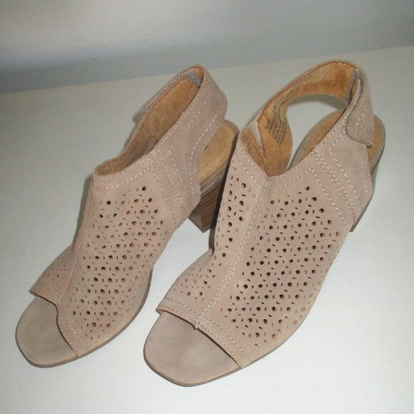 White Mountain Womens Taupe Laser-cut Suede Leather Slingback 2.5" NWOB Heel- 7M - Picture 2 of 9